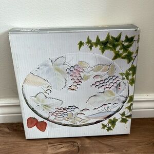 Studio Nova wild berries round platter 12.5” WY078/313